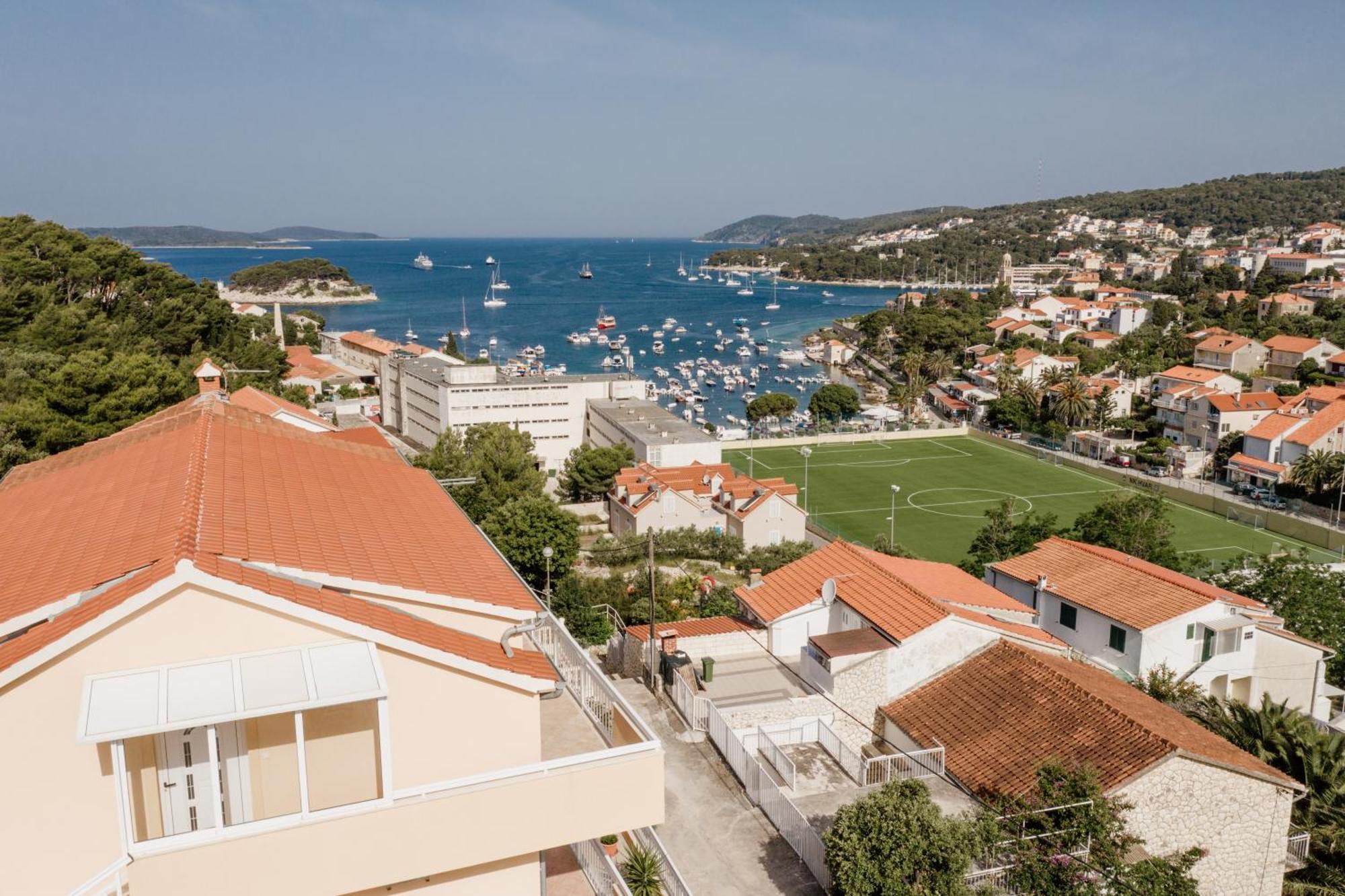 Apartments Sunny Elza Χβαρ Εξωτερικό φωτογραφία