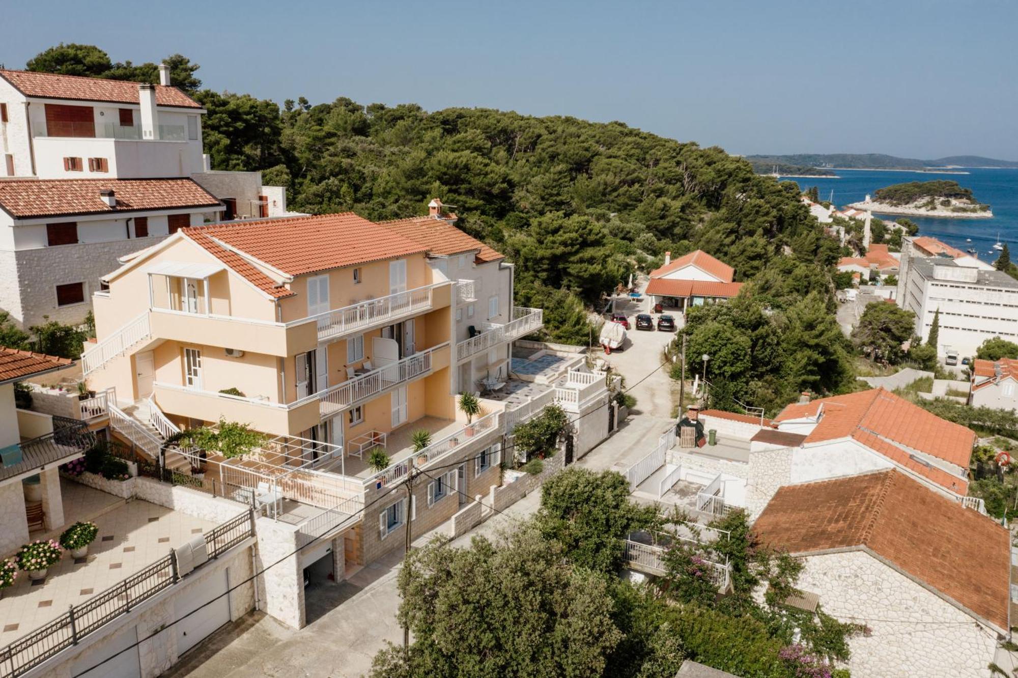 Apartments Sunny Elza Χβαρ Εξωτερικό φωτογραφία